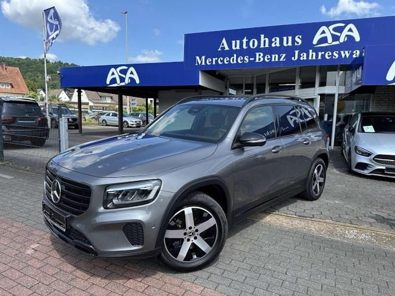 Gebraucht Mercedes GLB220 Night 190 PS (139 kW) 2024 Mountaingrau SUV