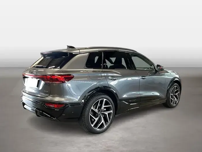 Gebraucht Audi Q6 e-tron Sport 284 kW (387 PS) 2025 Daytonagrau perleffekt SUV