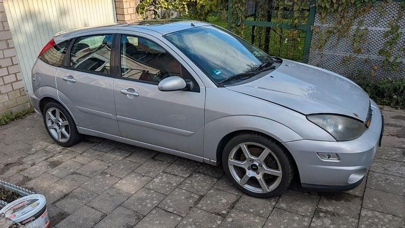 Gebraucht Ford Focus ST 173 PS (127 kW) 2004 Silber Limousine