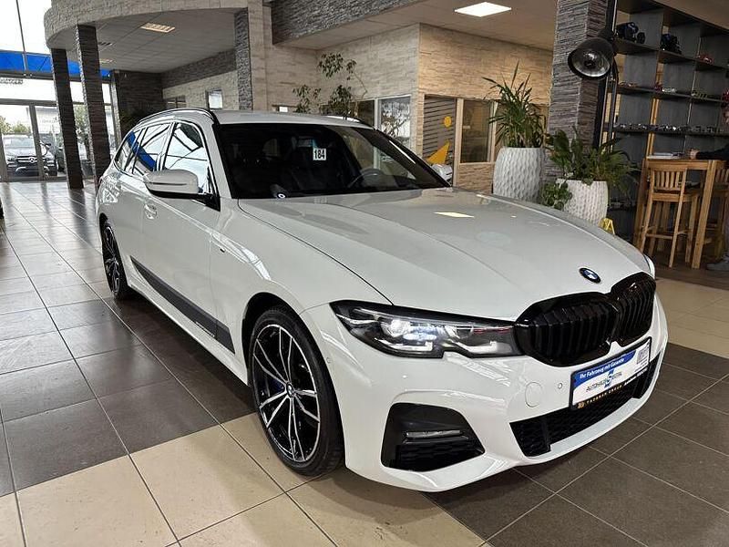 Gebraucht BMW 330e Performance 252 PS (185 kW) 2021 Weiß Kombi