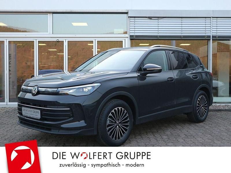 Neu VW Tiguan 131 PS (96 kW) 2025 Uranograu SUV