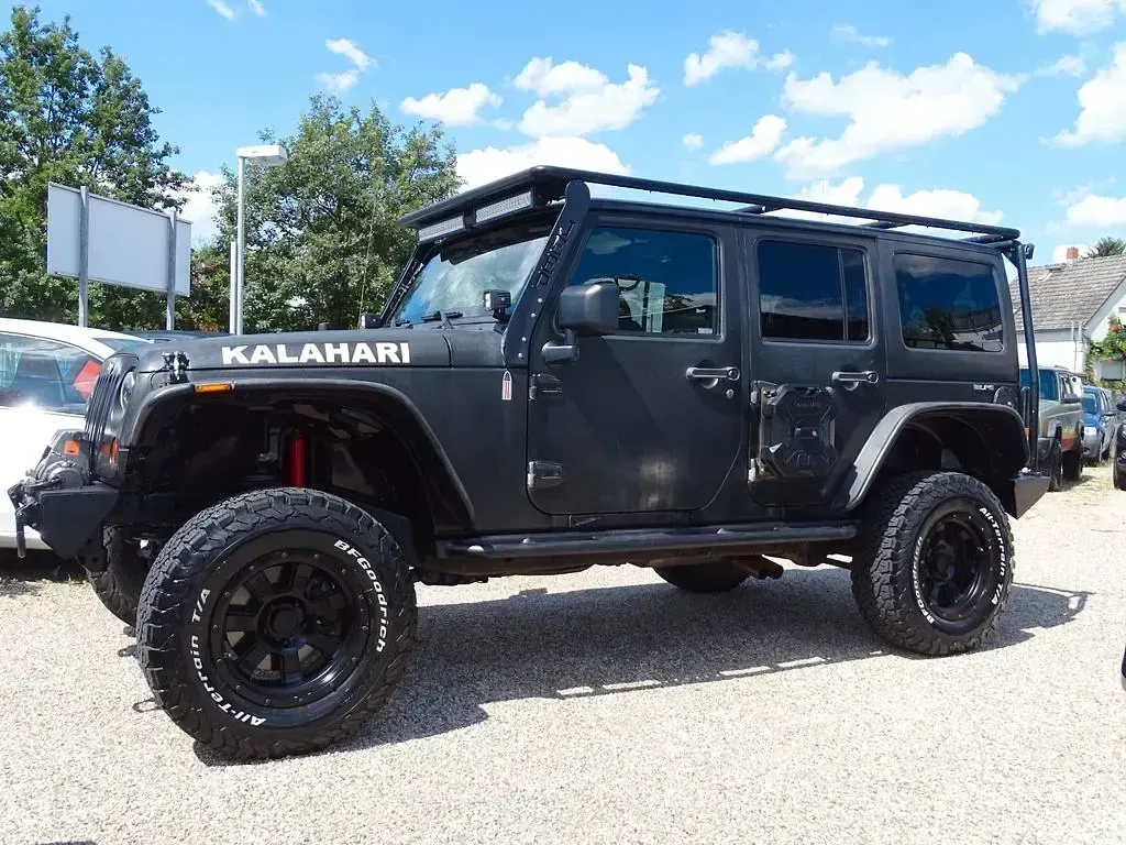 Gebraucht Jeep Wrangler Sahara 199 PS (146 kW) 2011 Schwarz SUV