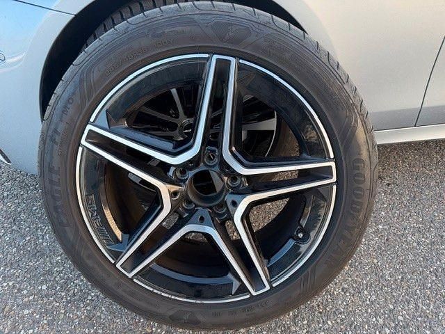 Gebraucht Mercedes E300 AMG line 194 PS (142 kW) 2023 Silber Limousine