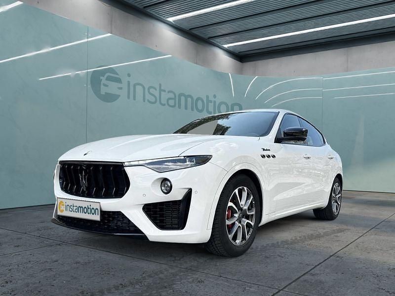 Weiß Gebraucht 2022 Maserati Levante SUV | 66.049 € (Teuer) - Bild 1/4