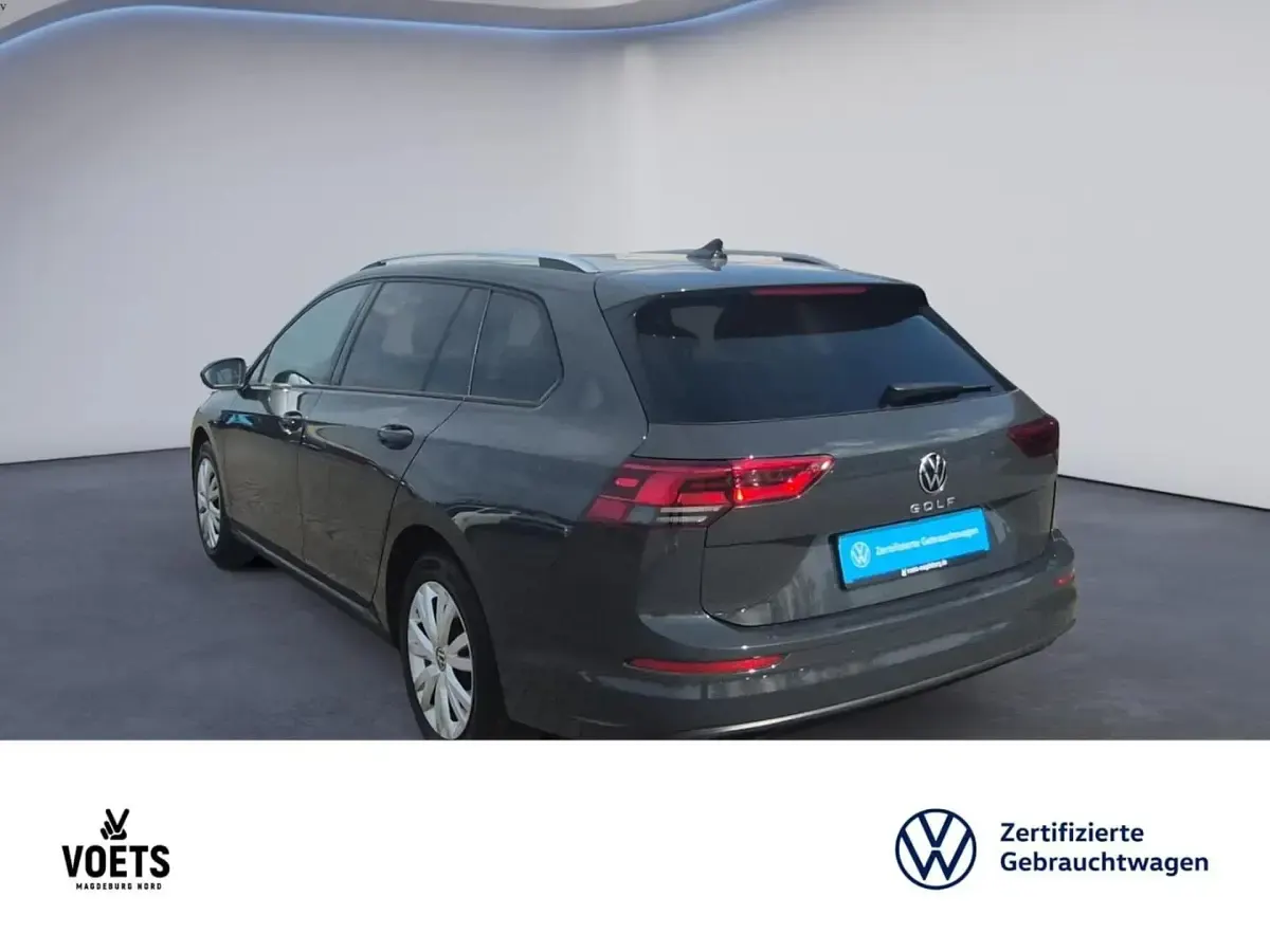 Gebraucht VW Golf VIII Life 150 PS (110 kW) 2024 Grau Kombi
