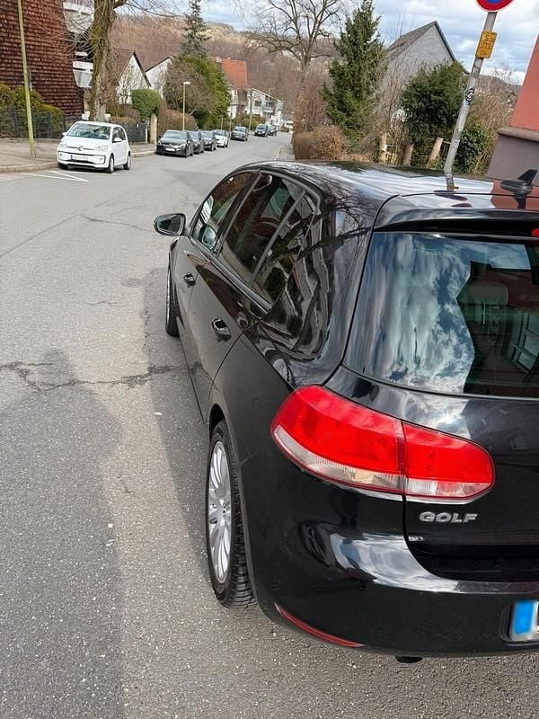 Gebraucht VW Golf VI 105 PS (77 kW) 2010 Schwarz Kleinwagen