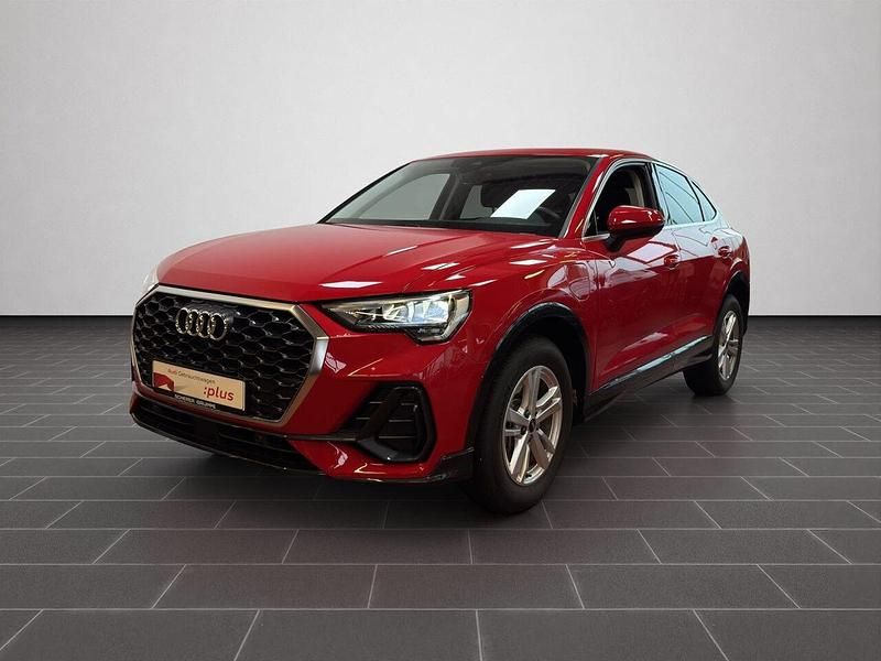 Tangorot metallic (metallic) Gebraucht 2022 Audi Q3 Sportback Advanced SUV | 29.480 € (Superpreis) - Bild 1/4