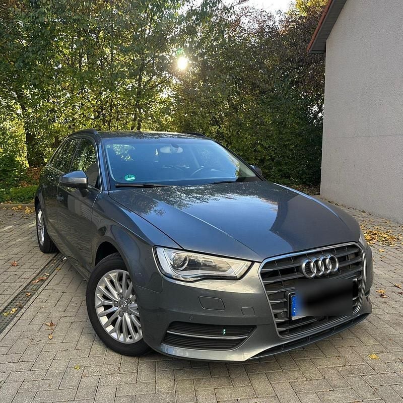 Gebraucht Audi A3 Comfort 150 PS (110 kW) 2015 Grau Kombi