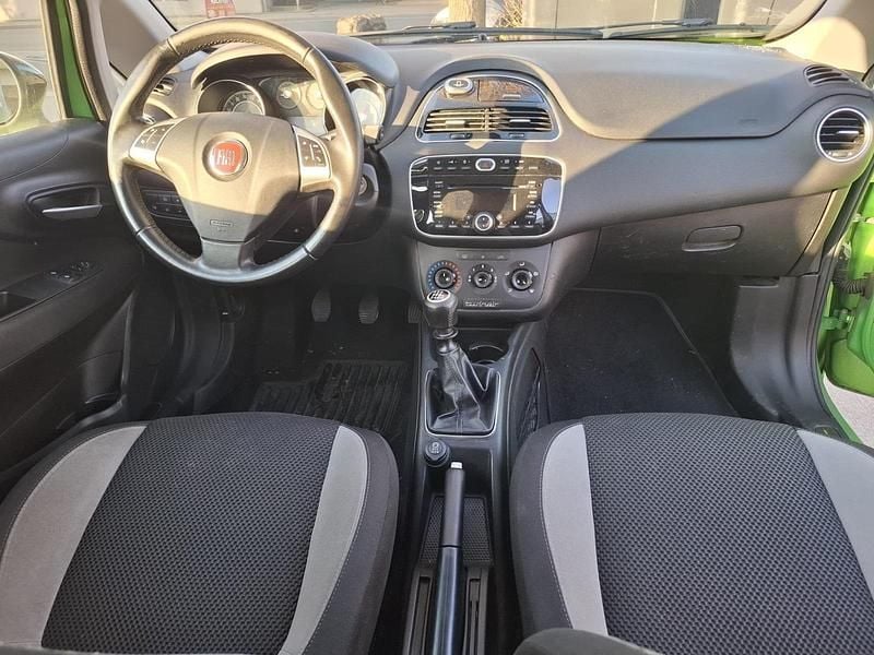 Gebraucht Fiat Punto 85 PS (62 kW) 2012 Grün Kleinwagen