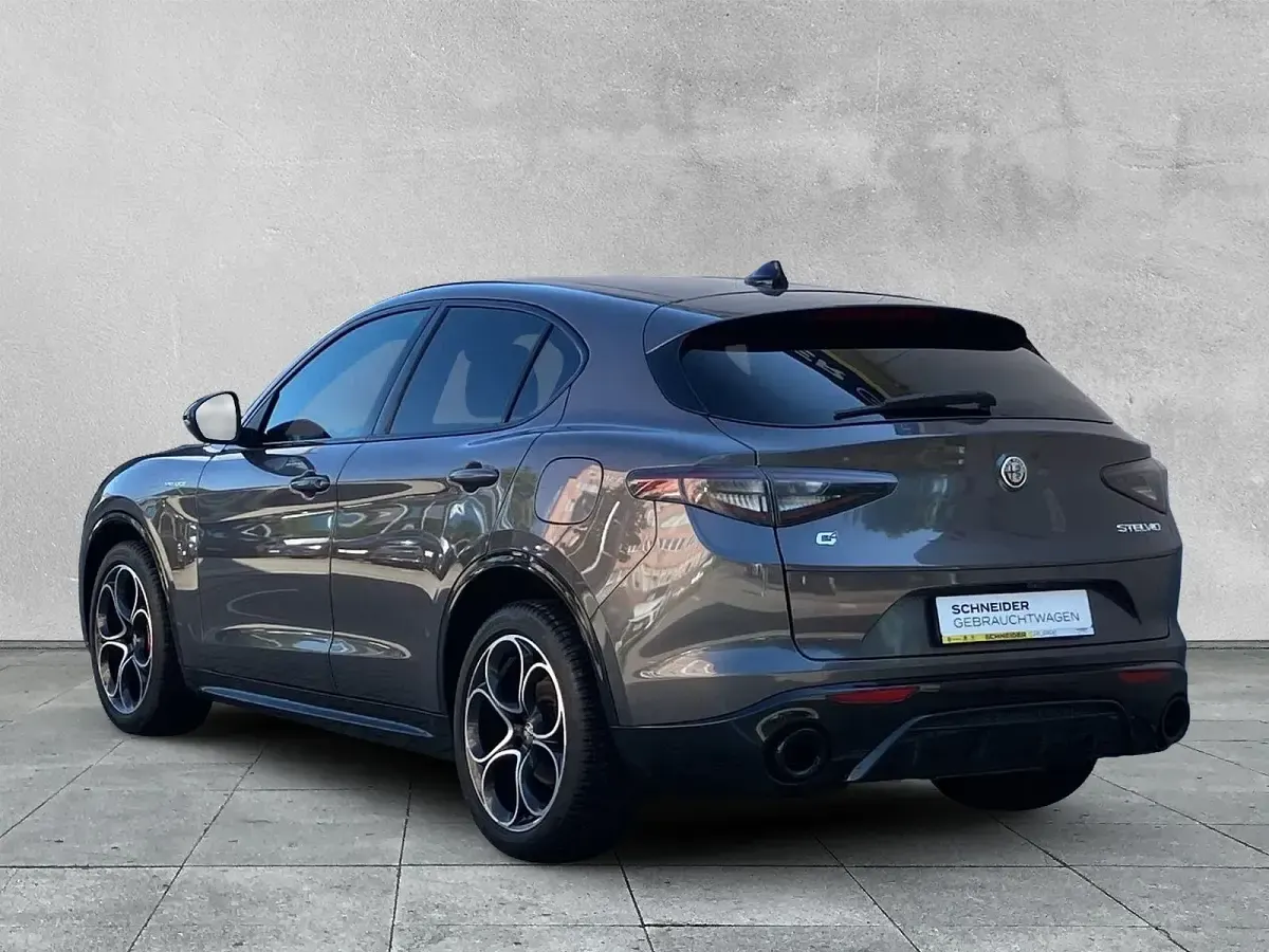 Gebraucht Alfa Romeo Stelvio Veloce 209 PS (153 kW) 2024 Grau SUV