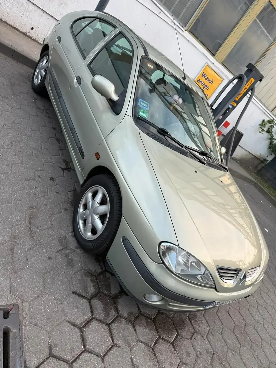 Gebraucht Renault Mégane 107 PS (78 kW) 1999 Grün Kleinwagen