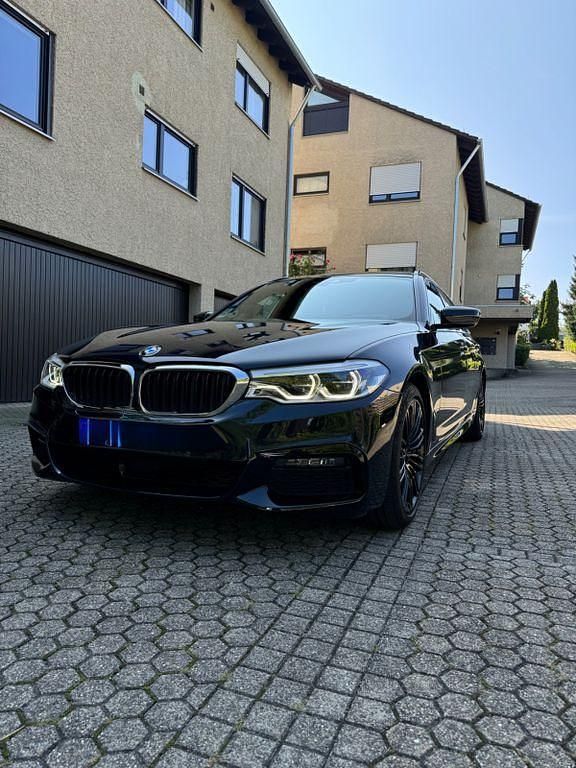 Schwarz Gebraucht 2018 BMW 530 Performance Kombi | 34.700 € (Etwas zu teuer) - Bild 1/4