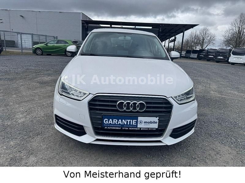 Gebraucht Audi A1 Sportback Basis 95 PS (69 kW) 2018 Weiß Kleinwagen