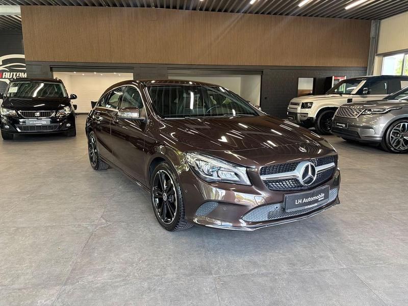 Gebraucht Mercedes CLA200 Shooting Brake 156 PS (114 kW) 2017 Braun Kombi