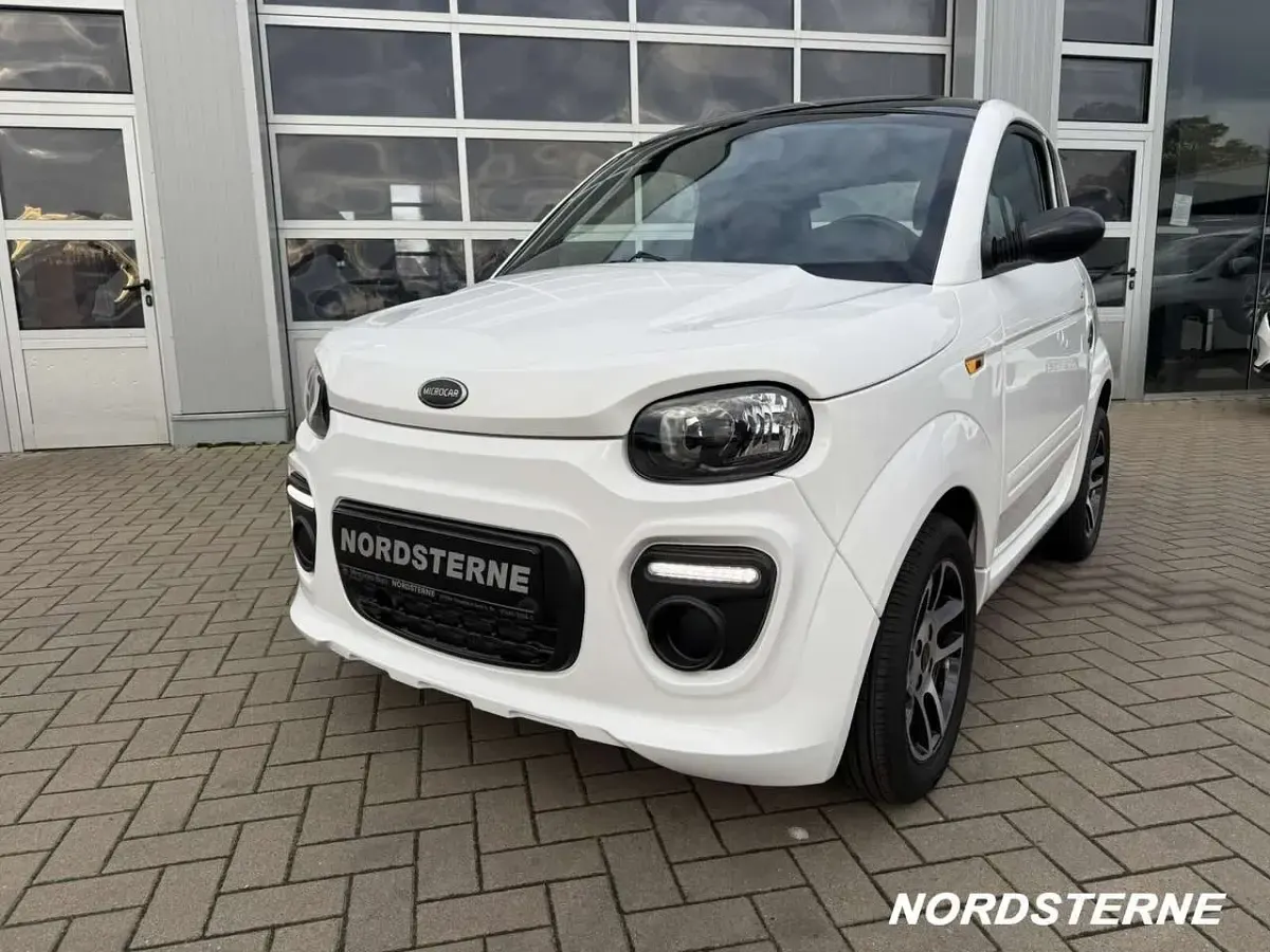 Second-hand Ligier Dué First 2024 Alb Hatchback