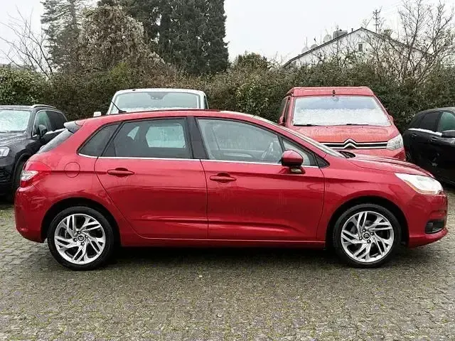 Gebraucht Citroën C4 SELECTION 120 PS (88 kW) 2012 Rot Limousine