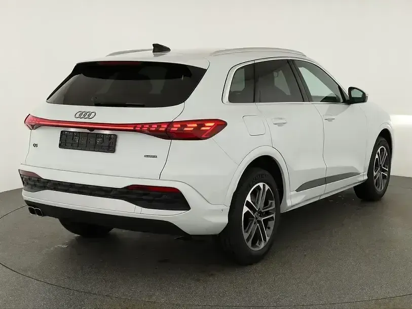 Uusi Audi Q5 Ambiente 204 HP (150 kW) 2026 Valkoinen Katumaasturi