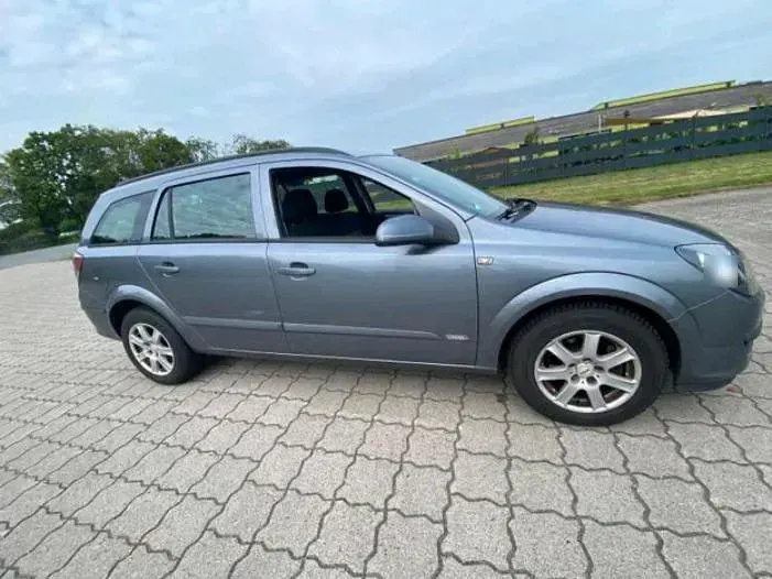 Gebraucht Opel Astra 105 PS (77 kW) 2006 Grau Kombi