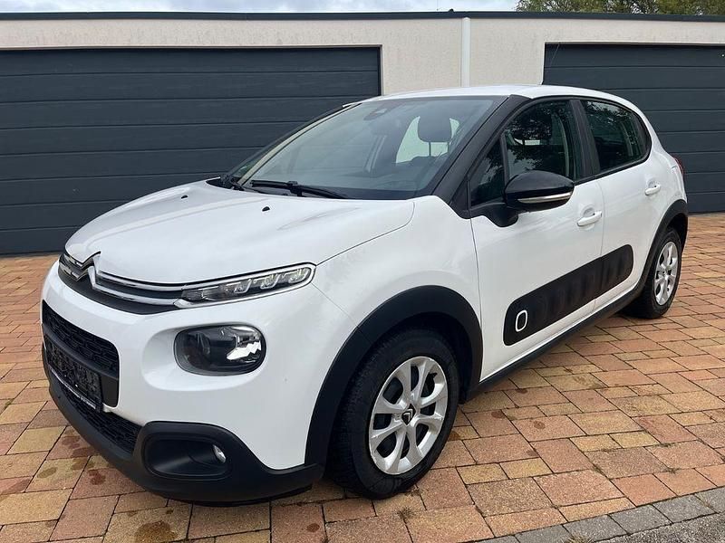 Weiß Gebraucht 2017 Citroën C3 Feel Kleinwagen | 7.700 € (Teuer) - Bild 1/4