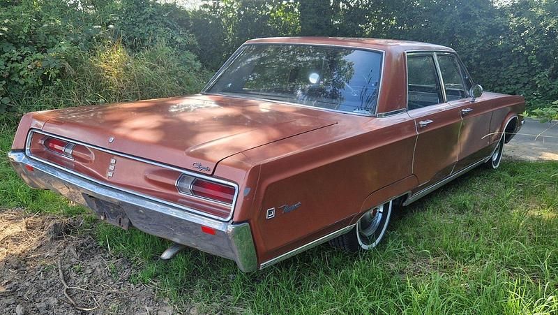 Gebraucht Chrysler Newport 330 PS (242 kW) 1968 Rot Limousine