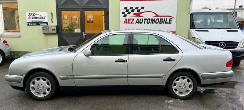 Gebraucht Mercedes E230 150 PS (110 kW) 1996 Silber Limousine