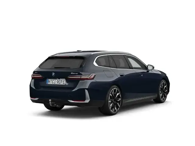 Gebraucht BMW 550e M Sport 489 PS (359 kW) 2025 Schwarz Kombi