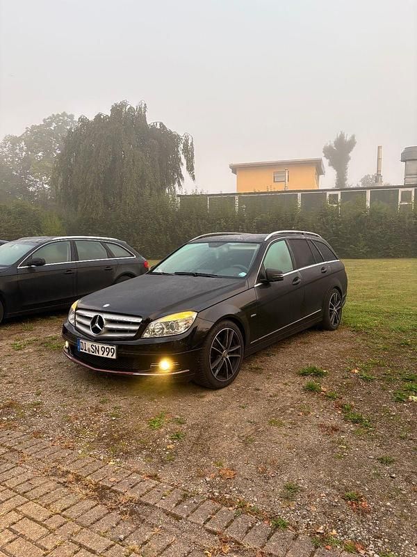Schwarz Gebraucht 2009 Mercedes C180 Elegance Kombi | 6.800 € (Fairer Preis) - Bild 1/4