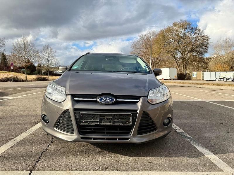 Gebraucht Ford Focus 116 PS (85 kW) 2011 Braun Limousine