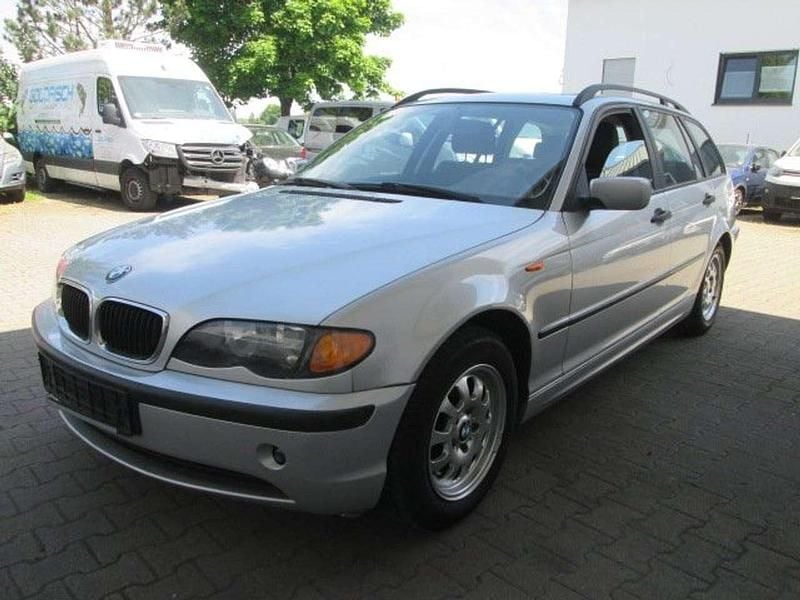 Titansilber metallic Gebraucht 2003 BMW 316 Kombi | 3.999 € (Fairer Preis) - Bild 1/4