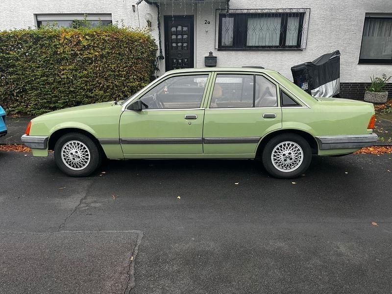 Gebraucht Opel Rekord 90 PS (66 kW) 1983 Grün Limousine