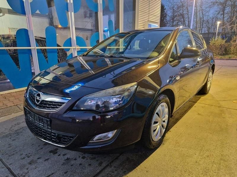 Braun Gebraucht 2011 Opel Astra Limousine | 1.690 € (Superpreis) - Bild 1/4