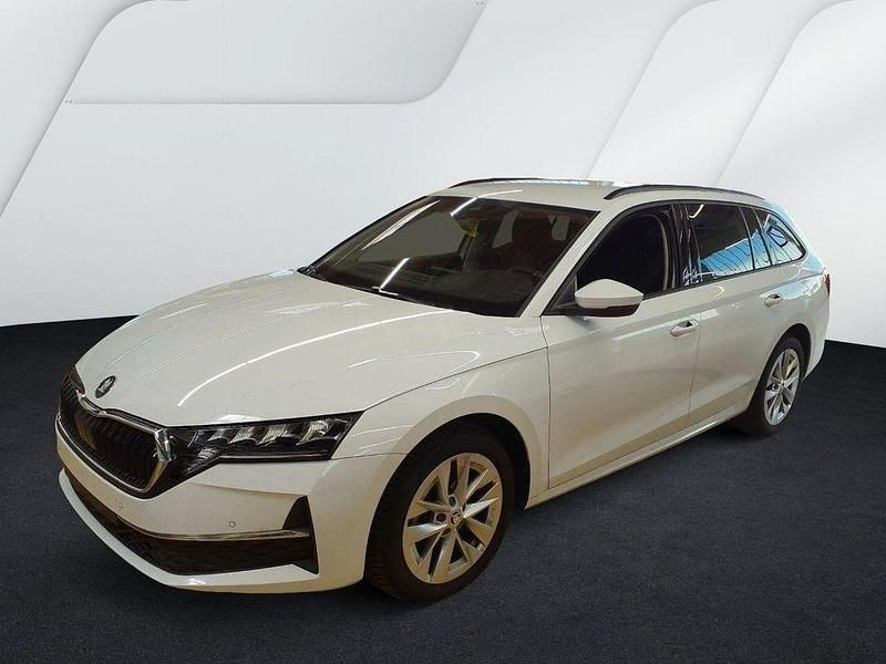 Weiß Gebraucht 2024 Skoda Octavia Selection Kombi | 27.985 € (Guter Preis) - Bild 1/4