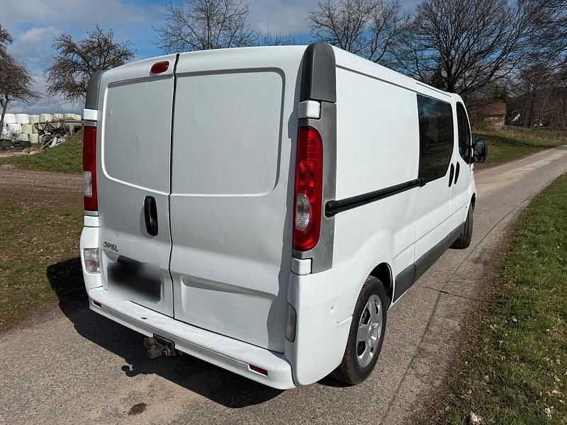 Gebraucht Opel Vivaro 115 PS (84 kW) 2008 Weiß Van / Kleinbus
