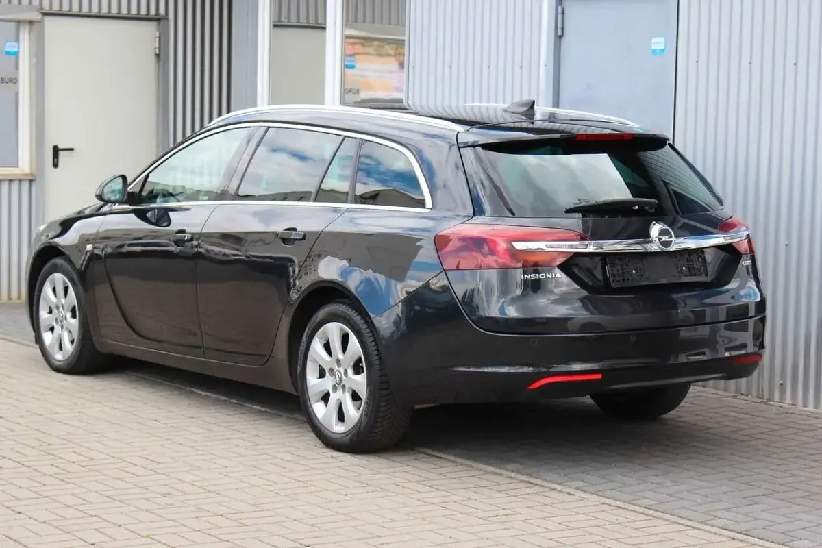 Gebraucht Opel Insignia Innovation 136 PS (100 kW) 2016 Schwarz Kombi