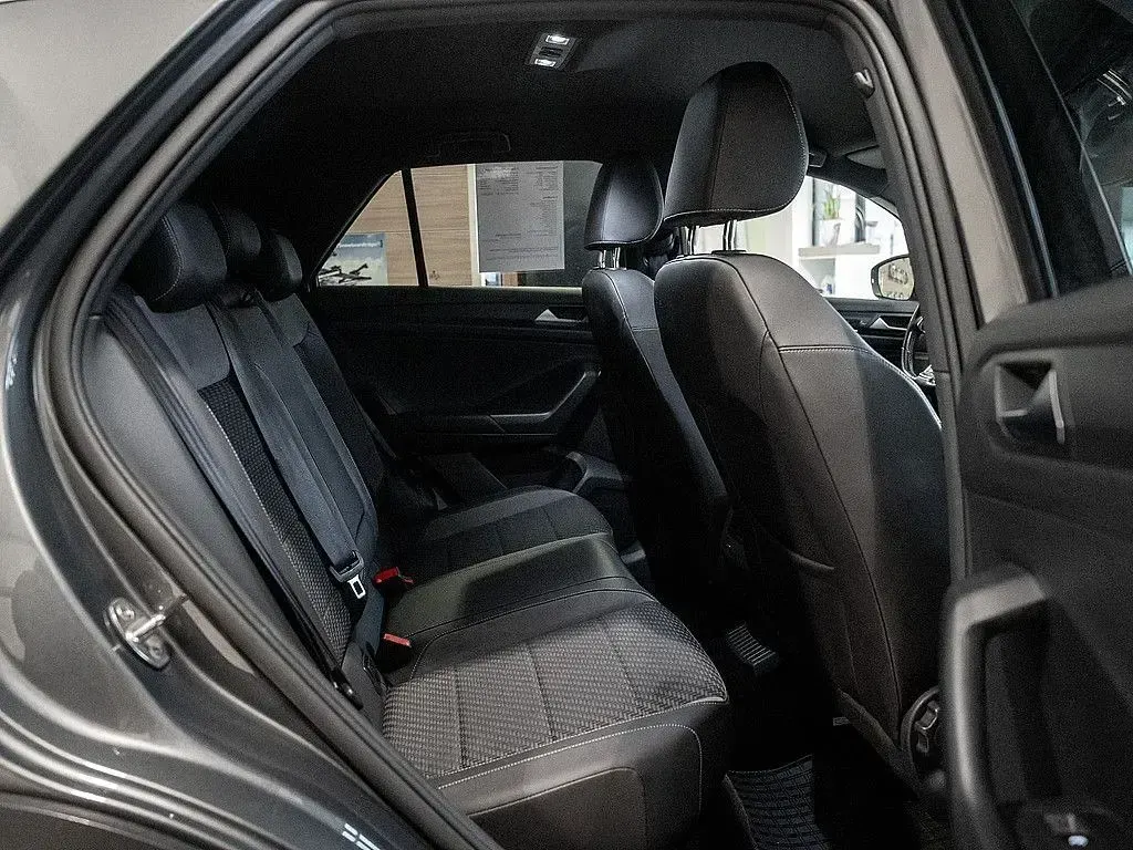 Gebraucht VW T-Roc Sport 150 PS (110 kW) 2018 Indiumgrau SUV
