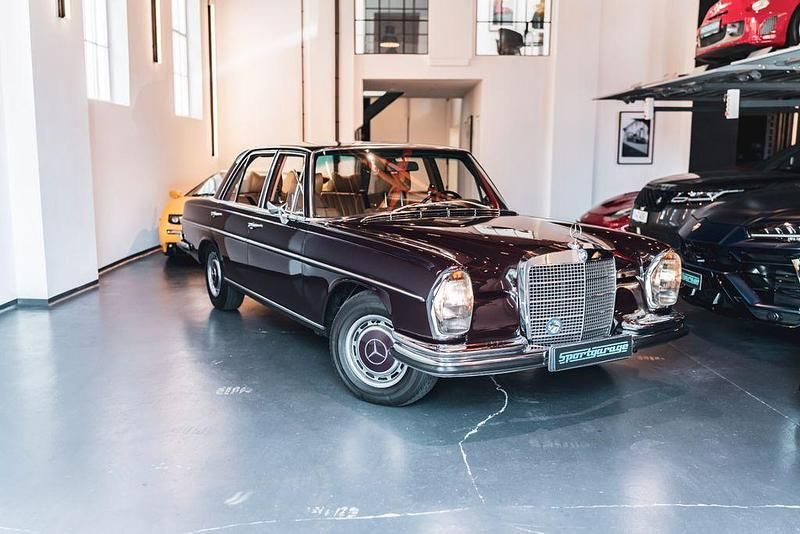 Rot Gebraucht 1970 Mercedes 280 SE Limousine | 32.500 € - Bild 1/4