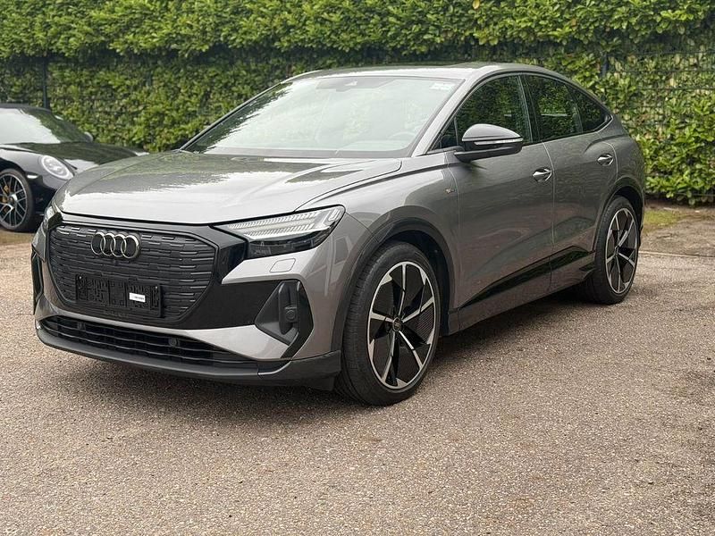 Grau Gebraucht 2023 Audi Q4 Sportback e-tron S-Line SUV | 33.900 € (Guter Preis) - Bild 1/4