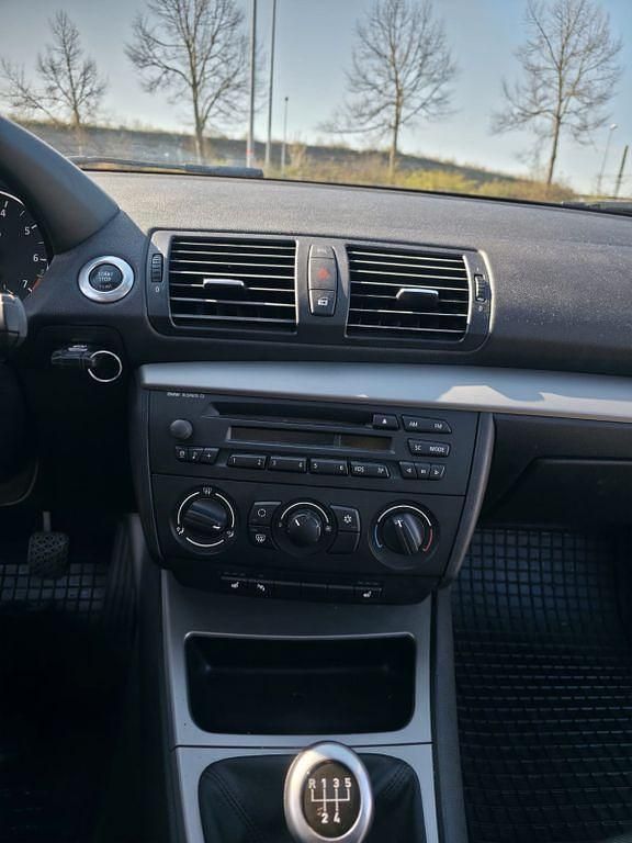 Gebraucht BMW 118 129 PS (94 kW) 2005 Schwarz Kleinwagen