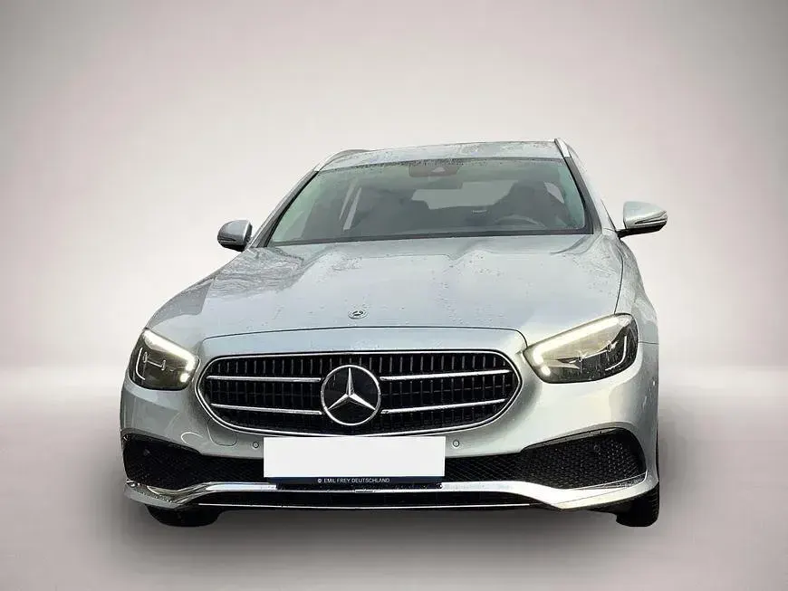 Gebraucht Mercedes E220 Avantgarde 194 PS (142 kW) 2021 Manufacturer