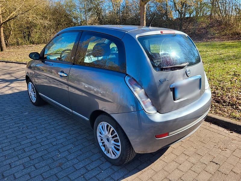 Gebraucht Lancia Ypsilon 78 PS (57 kW) 2008 Grau Kleinwagen