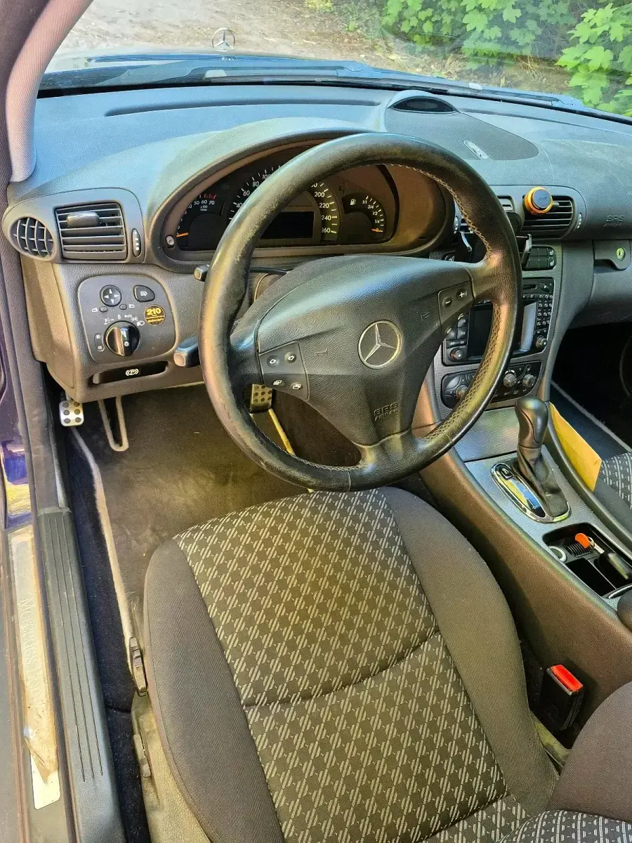 Gebraucht Mercedes C200 Avantgarde 163 PS (119 kW) 2004 Violet Kombi