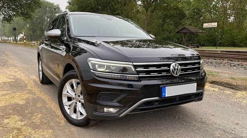 Schwarz Gebraucht 2018 VW Tiguan Allspace SUV | 16.490 € (Superpreis) - Bild 1/4