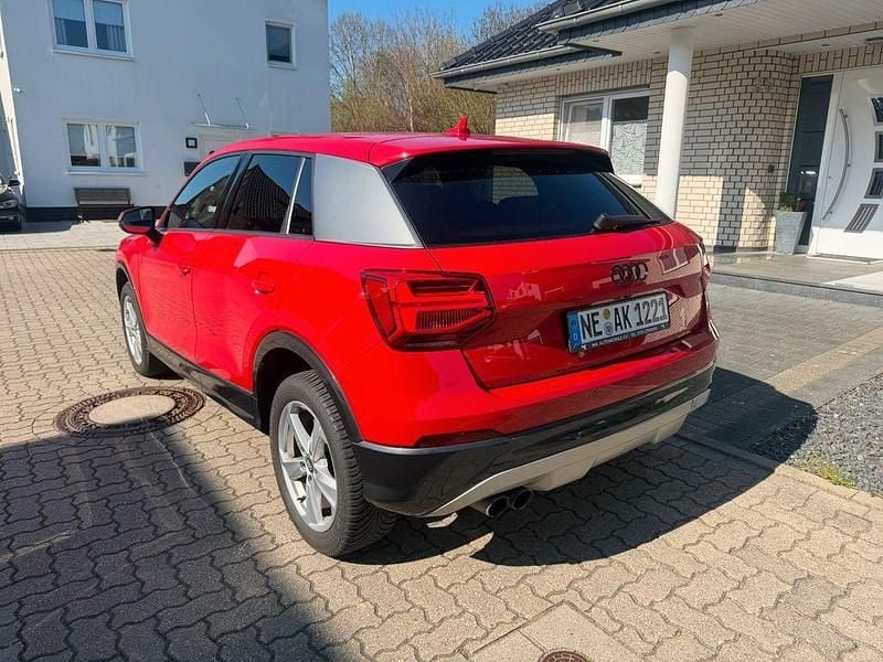 Gebraucht Audi Q2 Sport 150 PS (110 kW) 2018 Rot SUV