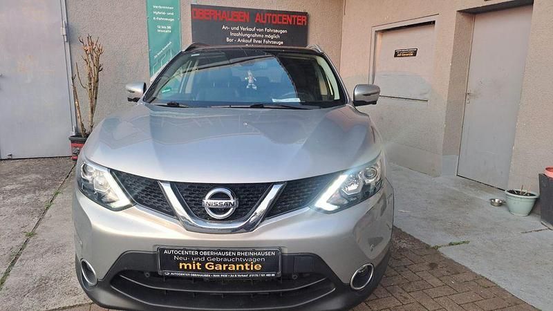 Silber Gebraucht 2016 Nissan Qashqai S SUV | 11.599 € (Fairer Preis) - Bild 1/4