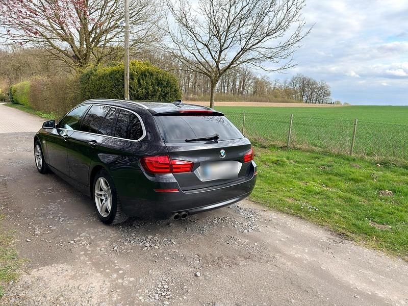 Gebraucht BMW 520 184 PS (135 kW) 2012 Grau Kombi