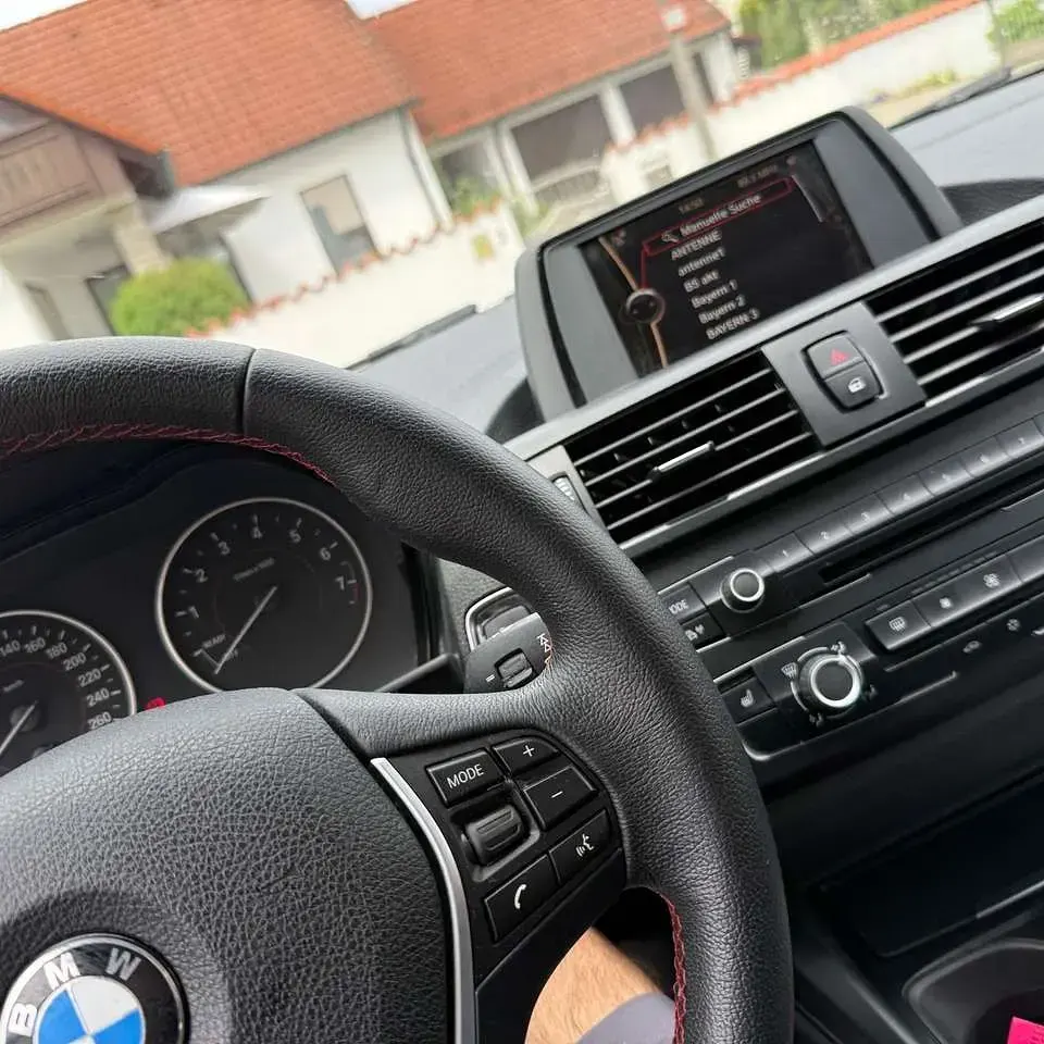 Gebraucht BMW 116 136 PS (100 kW) 2012 Schwarz Kleinwagen