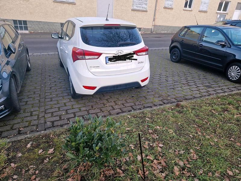 Gebraucht Hyundai ix20 125 PS (91 kW) 2011 Weiß Kleinwagen