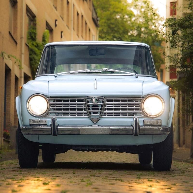 Blau Gebraucht 1965 Alfa Romeo Giulia 1300 Kombi | 24.750 € - Bild 1/4