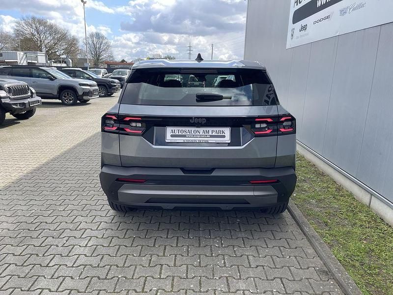 Neu Jeep Compass 145 PS (106 kW) 2026 Grau SUV