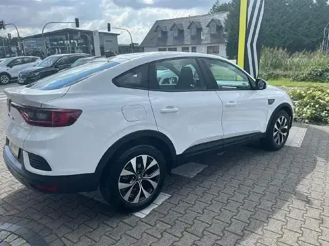 Gebraucht Renault Arkana Zen 140 PS (102 kW) 2022 Weiß SUV